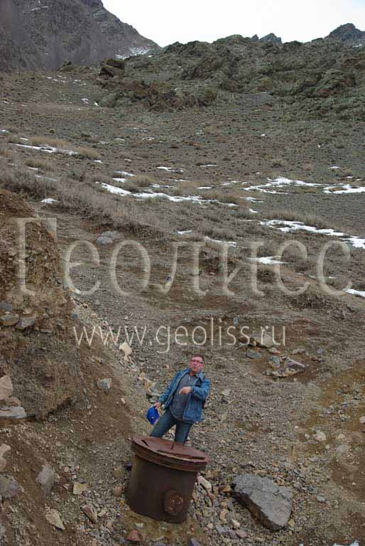 Поиск воды в Таджикистане. Старый колодец